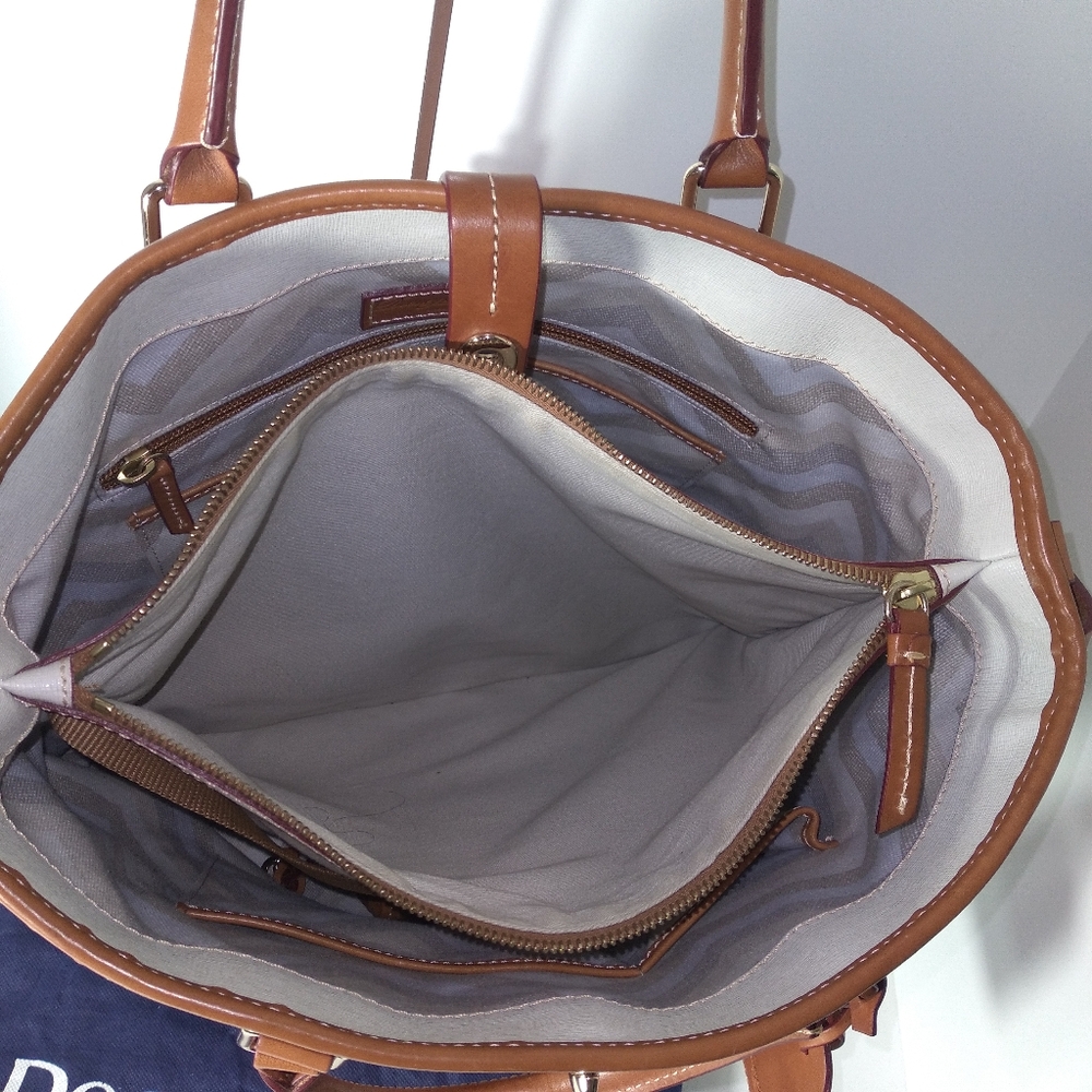 Authentic Dooney & Bourke Shelby Shopper Carmel/Tan Leather Tote and Wallet Set - Picture 9 of 16